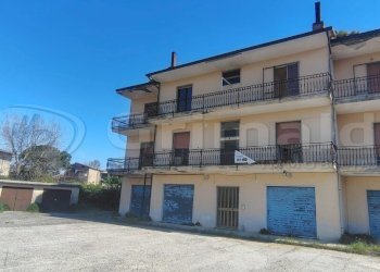 12.jpg - Independent house Via Sferracavallo snc, San Martino Valle Caudina - photo 2