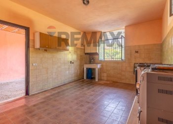 Villa via case sparse, 37 
 Zumaglia, Zumaglia - foto 48
