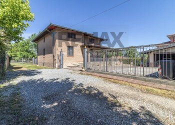Independent house via delle scuole, 21 
 Formigliana, Formigliana - photo 5
