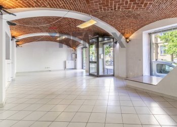 Stable - Palace Via Rosselli, 1 
 Biella, Biella - photo 3