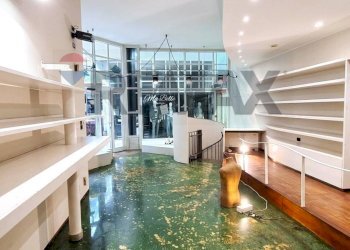 Commercial Premises via g. mazzini, 30
Crema, Crema - photo 1