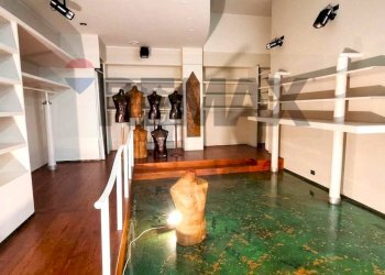 Commercial Premises via g. mazzini, 30
Crema, Crema - photo 2