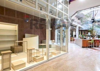 Commercial Premises via g. mazzini, 30
Crema, Crema - photo 3