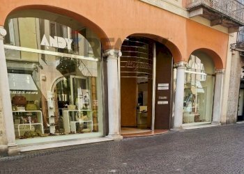 Commercial Premises via g. mazzini, 30
Crema, Crema - photo 6