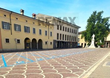 Commercial Premises via g. mazzini, 30
Crema, Crema - photo 9
