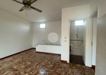 Three-room apartment Via Roma, Piossasco - photo 12