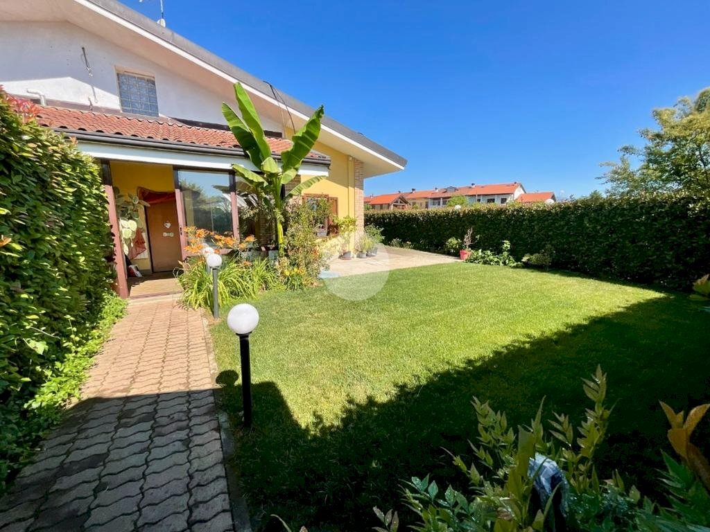 Villa a Schiera Strada Canova Pogliani, Leini - foto 1