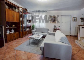 Villa Via Sole delle Alpi, 67 
 Torbiato, Adro - photo 3