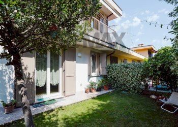 Villa Via Sole delle Alpi, 67 
 Torbiato, Adro - photo 22