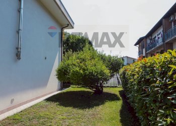 Villa Via Sole delle Alpi, 67 
 Torbiato, Adro - photo 24