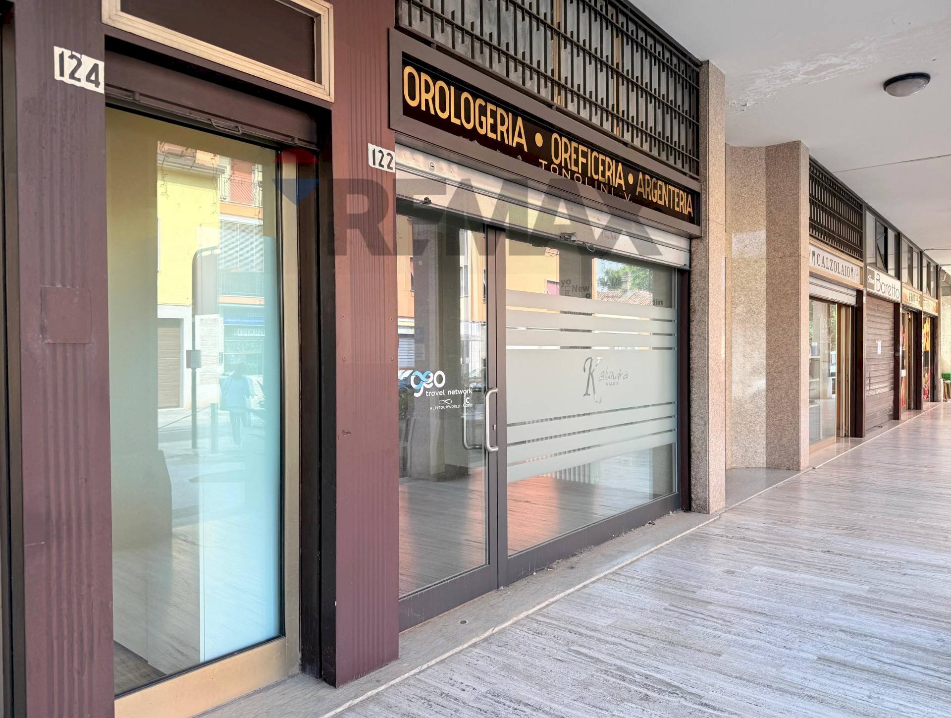 Shop Via Ambaraga, 122 
 Mompiano, Brescia (neighborhood Mompiano) - photo 1