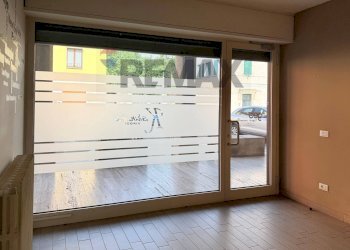 Shop Via Ambaraga, 122
Mompiano, Brescia (neighborhood Mompiano) - photo 2