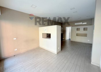 Shop Via Ambaraga, 122
Mompiano, Brescia (neighborhood Mompiano) - photo 6