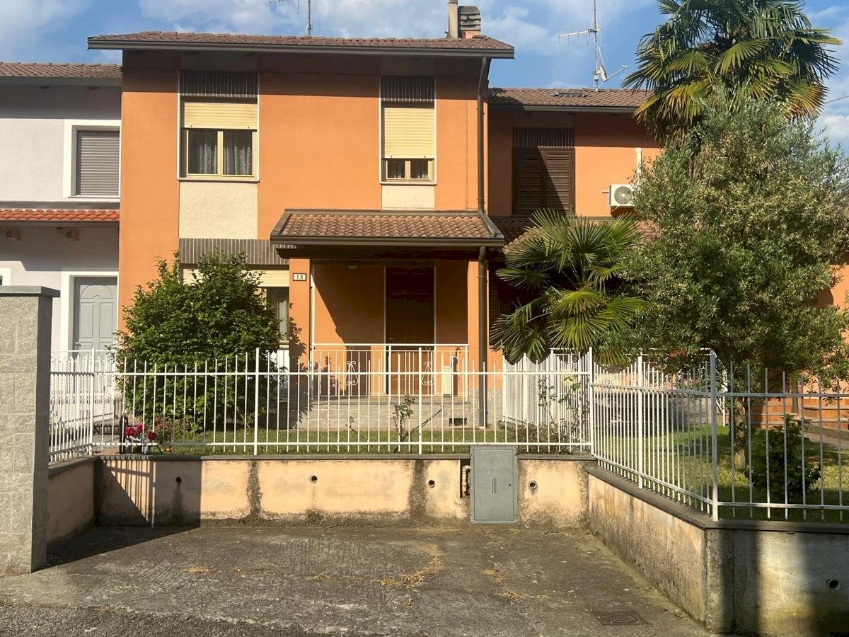 Villa a Schiera Ivrea - foto 1