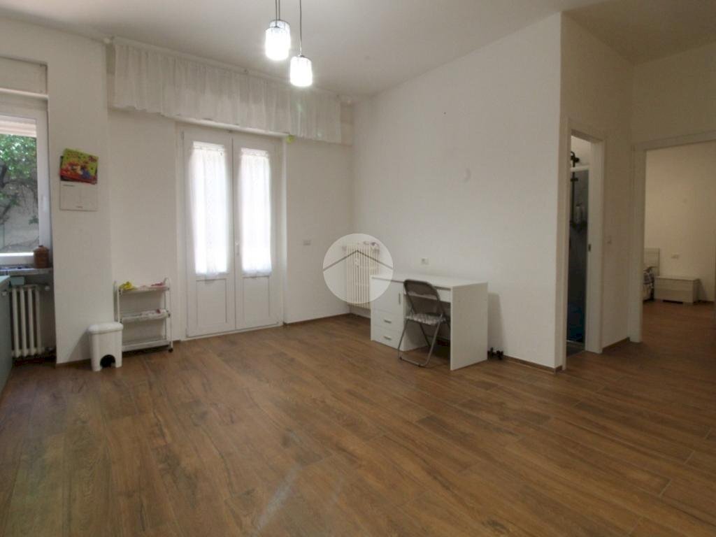 Two-room apartment Via Achille Grandi, Langhirano - photo 1