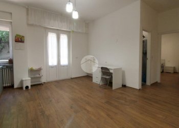Two-room apartment Via Achille Grandi, Langhirano - photo 1