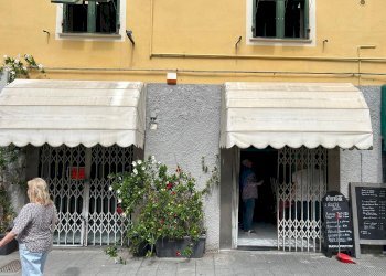 Locale Commerciale VIA DONIZETTI 3, Genova (zona Sestri Ponente) - foto 3
