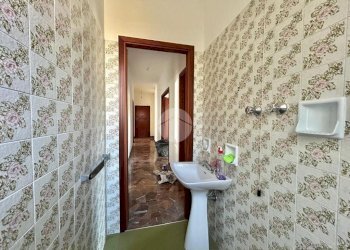 Apartment Via Rusca, Savona (neighborhood La Rusca) - photo 28