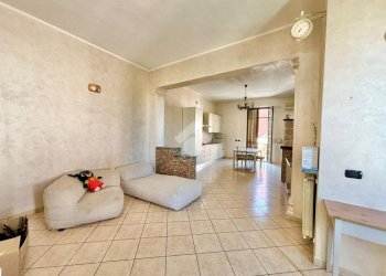 Four-room apartment via Langhi, Novara - photo 5