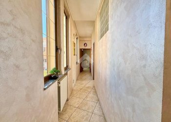 Four-room apartment Via Langhi, Novara - photo 12