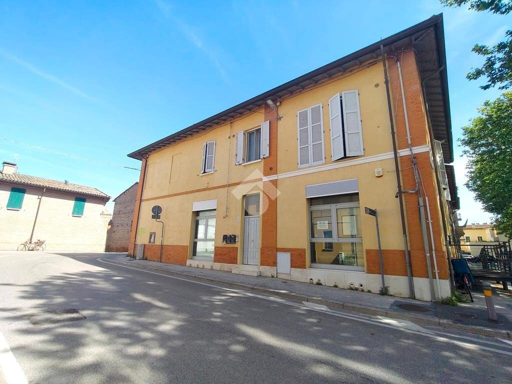 Office Piazza Francescco Baracca, Ravenna - photo 2