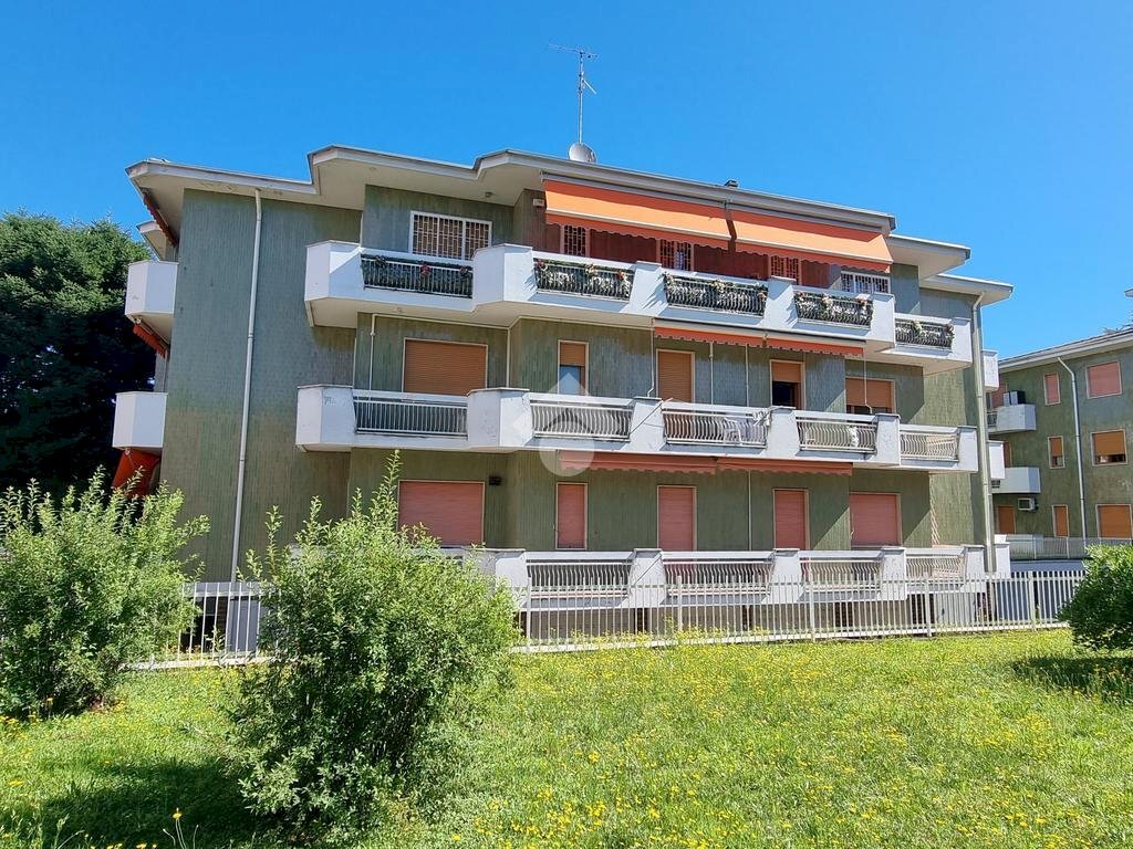 Three-room apartment Via Bertarini, Carugate - photo 1