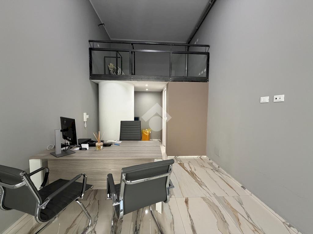 Negozio Via Dagnini, Bologna (zona Murri) - foto 1