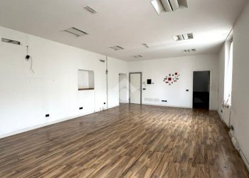 Four-room apartment Via Giuseppe Mazzini, Senago - photo 9
