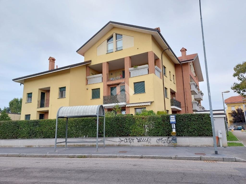 Attic Via Vittorio Veneto, Vittuone - photo 1