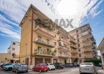 Edificio all\'aperto - Apartment Largo Filadelfio Fichera
 
6, Palermo - photo 8