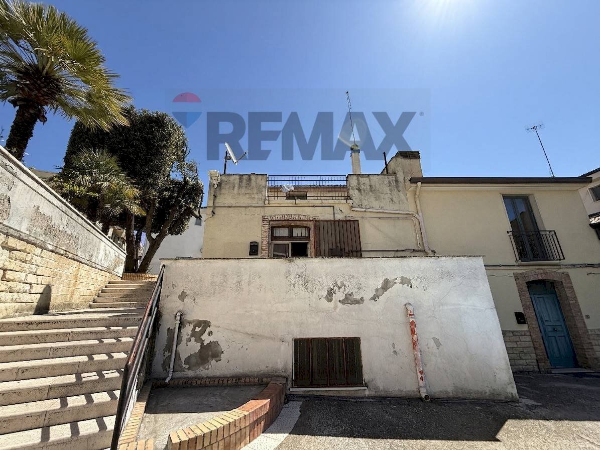 Edificio all\'aperto - Semi-detached house via dei caduti, Grassano - photo 1