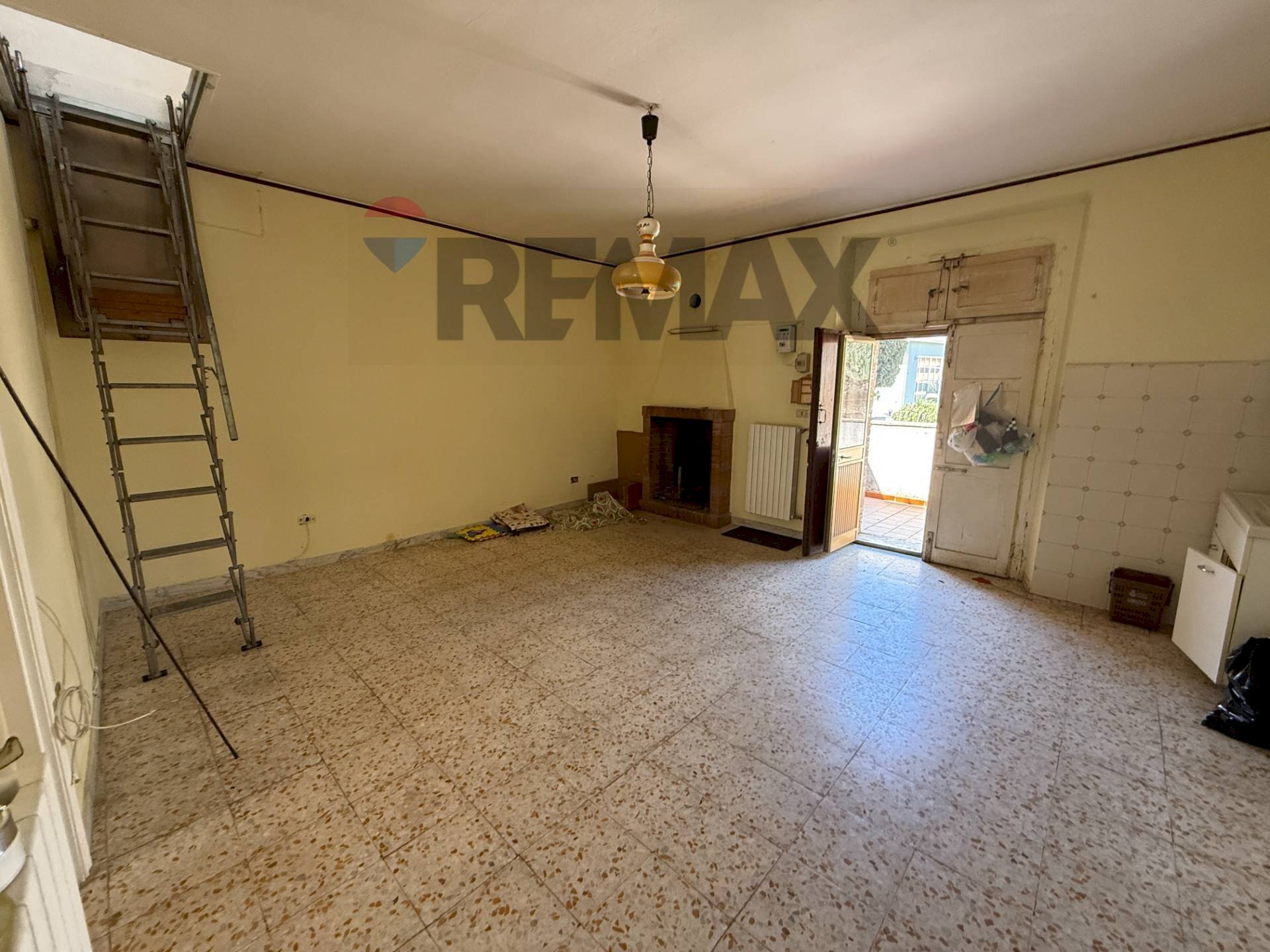 Stanza vuota - Semi-detached house via dei caduti, Grassano - photo 3