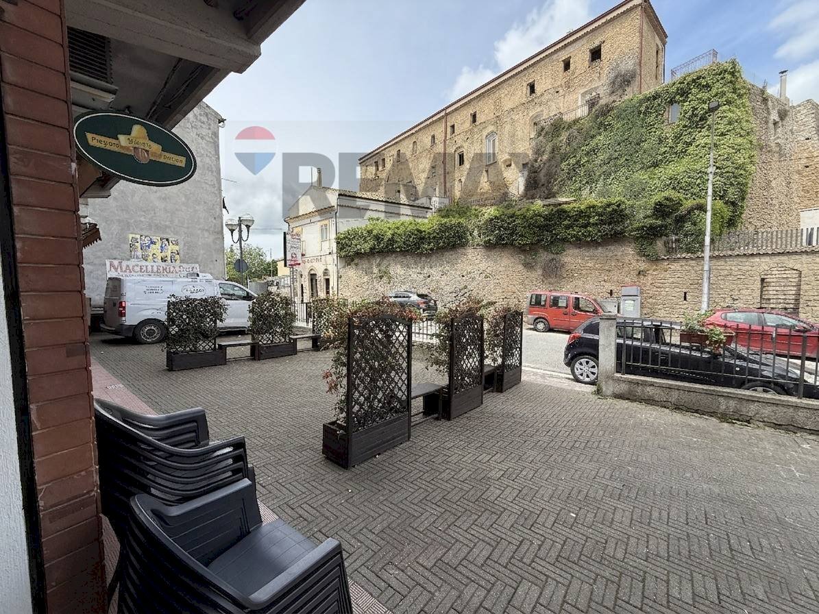 Edificio all\'aperto - Commercial Premises via lucana, Tricarico - photo 3