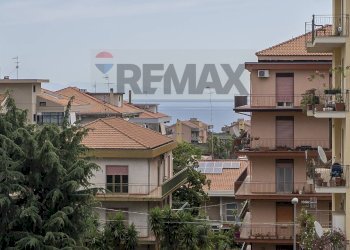 Edificio all\'aperto - Four-room apartment Via Catania
 
7, Giarre - photo 1