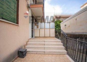 Scale - Four-room apartment Via Catania
 
7, Giarre - photo 2