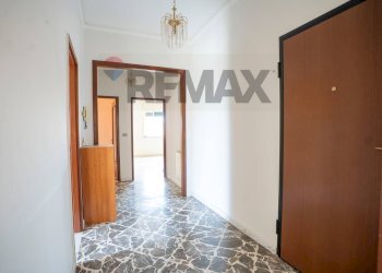 Hall / corridoio - Four-room apartment Via Catania
 
7, Giarre - photo 4