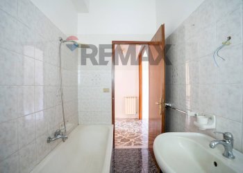 Bagno - Four-room apartment Via Catania
 
7, Giarre - photo 13