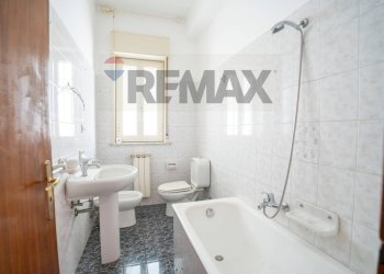 Bagno - Four-room apartment Via Catania
 
7, Giarre - photo 15