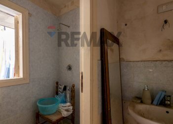Bagno - Bilocale Via Giuseppe Logoteta
 
10, Siracusa - foto 12