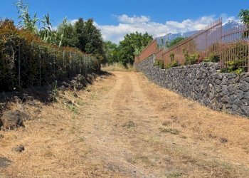 Vista delle montagne - Terreno agricolo Via Giuseppe Ungaretti
33, Giarre - foto 15