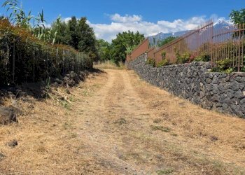 Vista delle montagne - Terreno agricolo Via Giuseppe Ungaretti
33, Giarre - foto 16