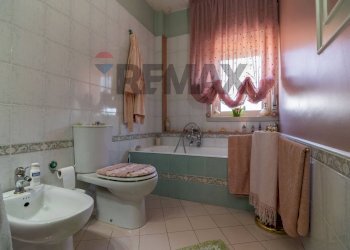 Bagno - Trilocale VIA PALERMO
 
615, Catania - foto 9