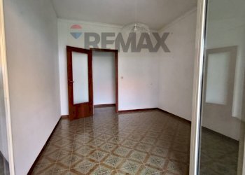 Stanza vuota - Appartamento VIA ZANGRI'
 
3, Gravina di Catania - foto 3