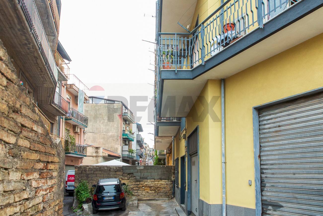Edificio all\'aperto - Three-room apartment Via Dei Vespri
6, Misterbianco - photo 2