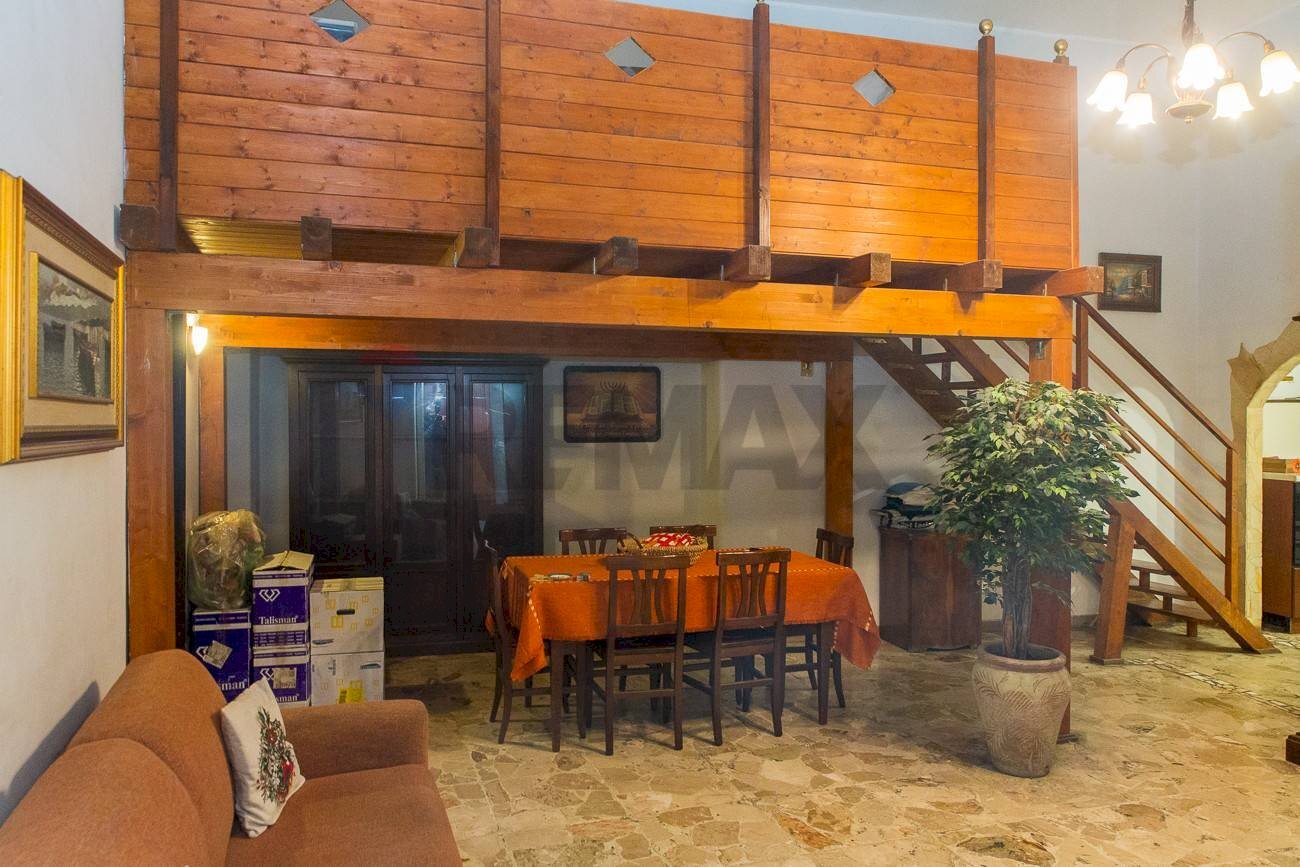Sala da pranzo - Three-room apartment Via Dei Vespri
6, Misterbianco - photo 3