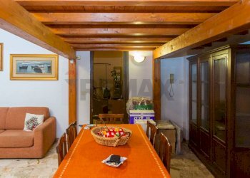 Sala da pranzo - Three-room apartment Via Dei Vespri
 
6, Misterbianco - photo 8