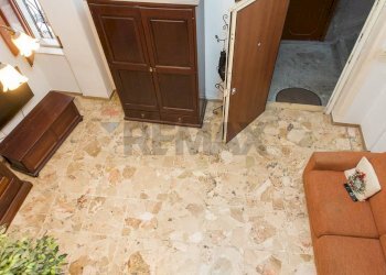 Hall / corridoio - Three-room apartment Via Dei Vespri
 
6, Misterbianco - photo 17
