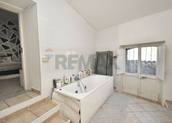 Bagno - Semi-detached house Via Porto Salvo
 
123, Acireale - photo 8
