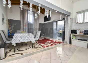 Sala da pranzo - Semi-detached house Via Porto Salvo
 
123, Acireale - photo 2