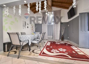 Sala da pranzo - Semi-detached house Via Porto Salvo
 
123, Acireale - photo 3